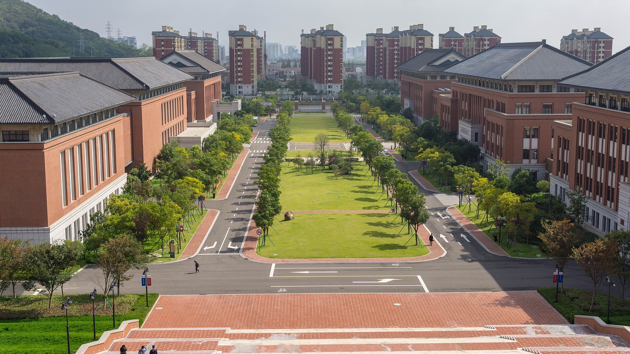 揭秘浙江财经大学研究生难度，从申请到毕业的全攻略